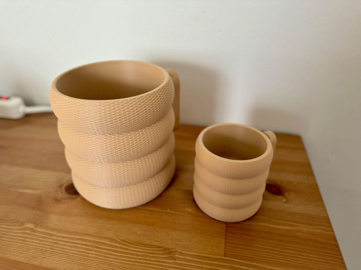 Bubble Wall Planter | Planter with Twist-Off Drip Tray | Bubble Weave Planter | Home Garden