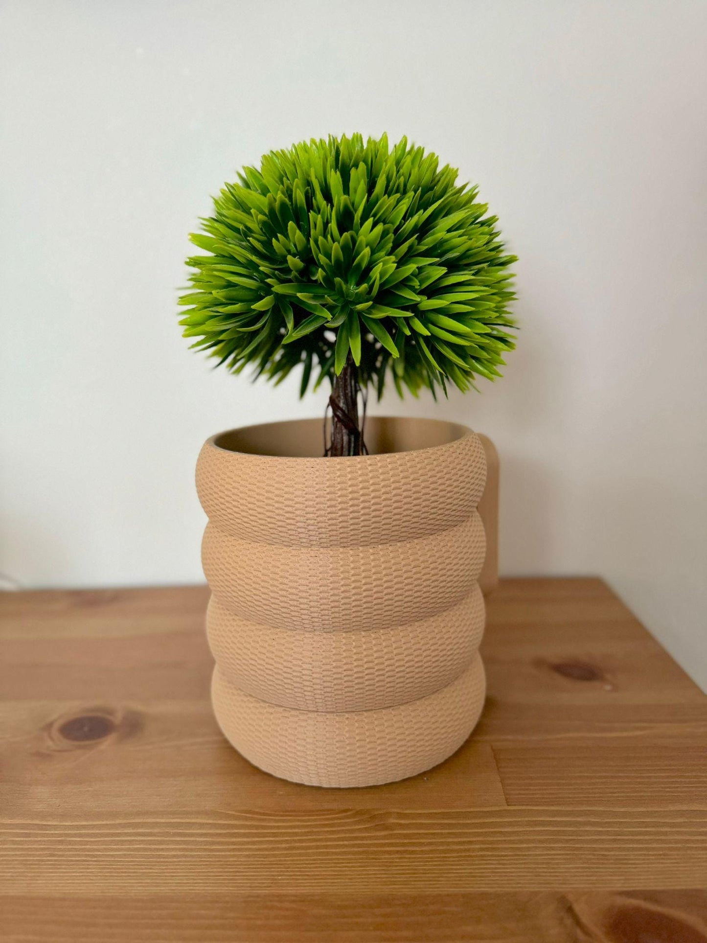 Bubble Wall Planter | Planter with Twist-Off Drip Tray | Bubble Weave Planter | Home Garden