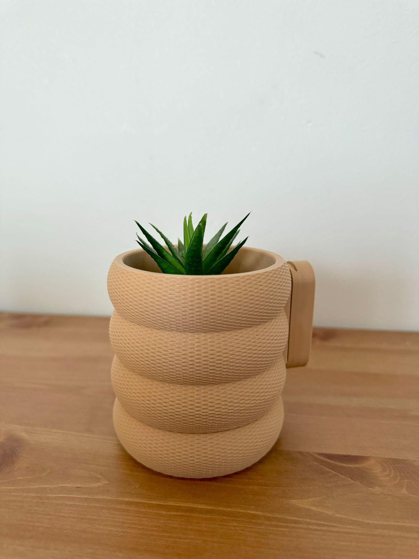 Bubble Wall Planter | Planter with Twist-Off Drip Tray | Bubble Weave Planter | Home Garden
